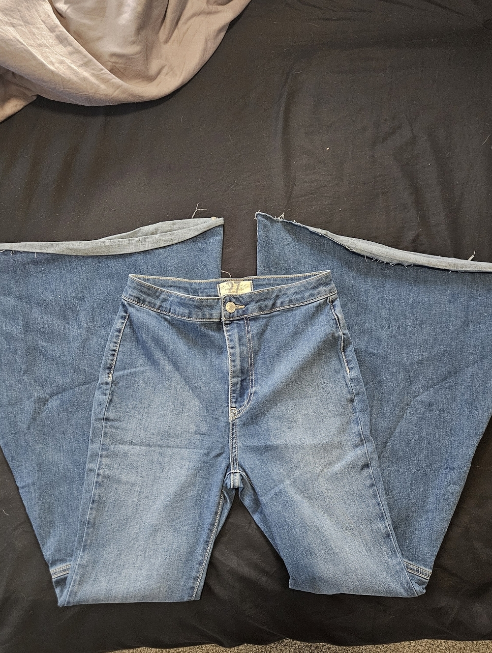 Free People High-Waist Blue Flared Jeans - Size 27 - Picture 3 of 5
